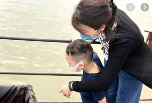 Ly Kute chia sẻ loạt khoảnh khắc cùng quý tử Khoai Tây làm điều đặc biệt khi sắp tròn 4 tuổi, ngoại hình của cậu bé khiến nhiều người bất ngờ