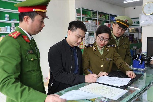 Nghệ An: Xử phạt hơn 20 triệu đồng 1 cơ sở kinh doanh thiết bị y tế không niêm yết giá