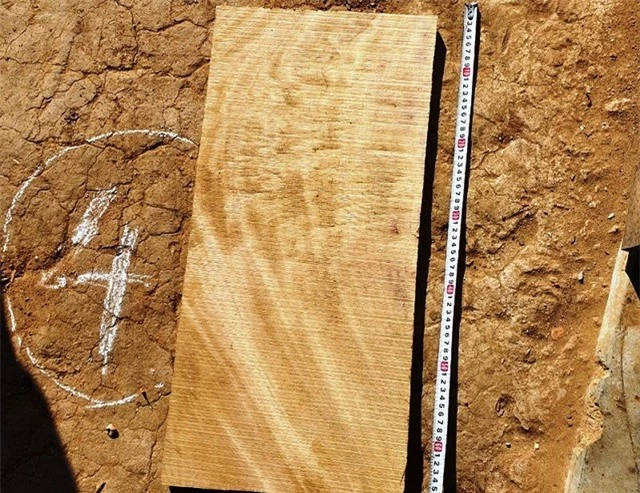 Mâu thuẫn trong đám giỗ, thanh niên dùng khúc gỗ đánh chết người - 1 Mâu thuẫn trong đám giỗ, thanh niên dùng khúc gỗ đánh chết người - 1