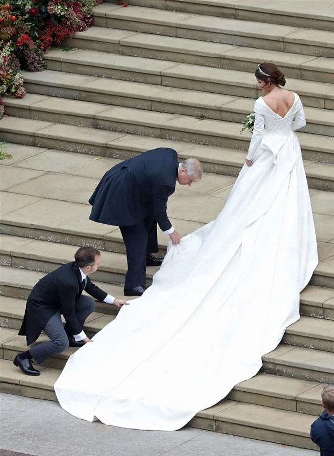 Những chiếc váy cưới hoàng tộc của các nàng công chúa, công nương nổi tiếng nhất thế giới - 2