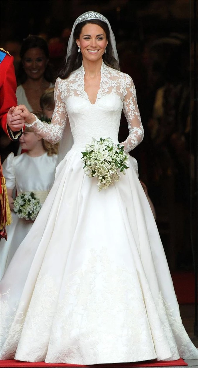 Những chiếc váy cưới hoàng tộc của các nàng công chúa, công nương nổi tiếng nhất thế giới - 4