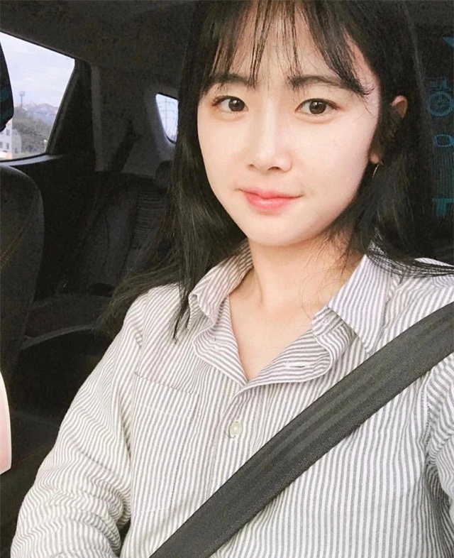 Nữ cầu thủ người Hàn Quốc sở hữu gương mặt trẻ thơ gây “sốt” mạng - 12