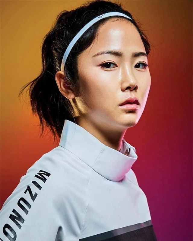 Nữ cầu thủ người Hàn Quốc sở hữu gương mặt trẻ thơ gây “sốt” mạng - 7