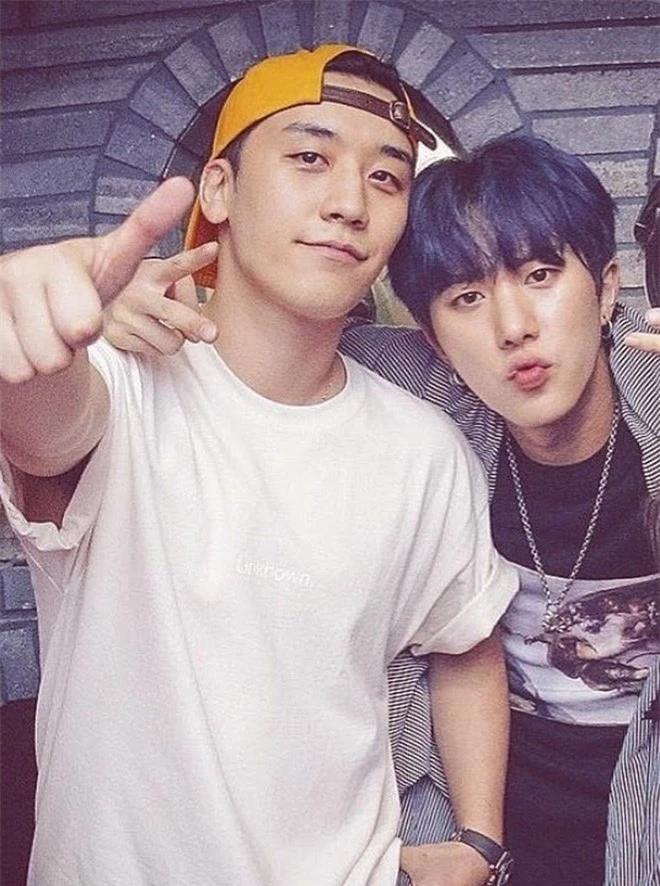 Vẫn chứng nào tật nấy, Seungri tiệc tùng tưng bừng trước khi nhập ngũ dù đang bị truy tố - Ảnh 2. Vẫn chứng nào tật nấy, Seungri tiệc tùng tưng bừng trước khi nhập ngũ dù đang bị truy tố - Ảnh 2.