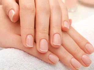 Hình dáng móng tay tiết lộ điều gì về tính cách của bạn?