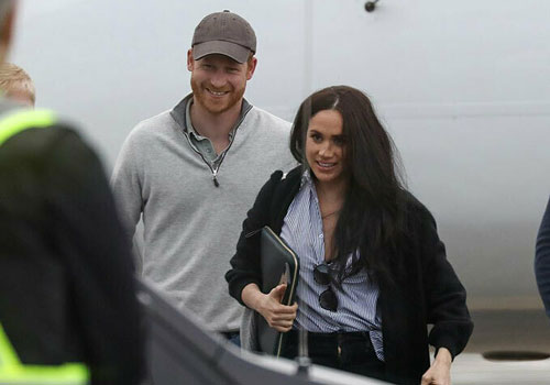 Quay về Anh, Meghan Markle đã bị "hắt hủi" không thương tiếc từ chị dâu Kate cho đến người dân, gây ra "cơn bão" dư luận chưa từng thấy