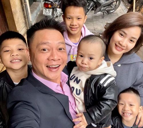 BTV Quang Minh bất ngờ tiết lộ về nhóc tỳ thứ 4 đã hơn 1 tuổi