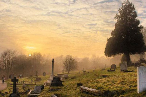 Lý do của quy định kỳ quặc: Cấm người dân tử vong vào ngày cuối tuần và lễ tết