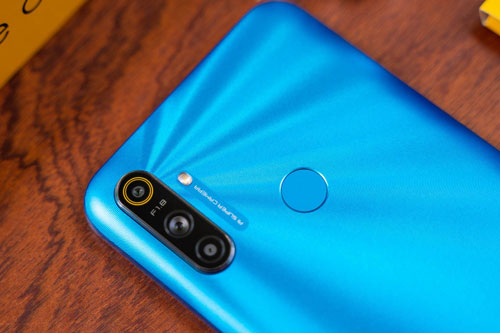 Đánh giá Realme C3 vừa lên kệ ở Việt Nam với giá 2,99 triệu đồng, so kè cùng Vsmart Joy 3