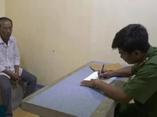 Tạm giữ hình sự người cha mua ma túy cho con trai sử dụng