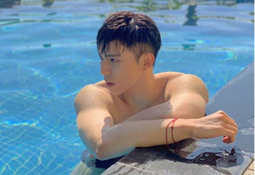 Erik gia nhập hội mỹ nam cơ bắp cuồn cuộn sau thời gian bị chê gầy