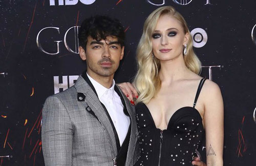 Trước khi hẹn hò, Sophie Turner từng không thích Joe Jonas