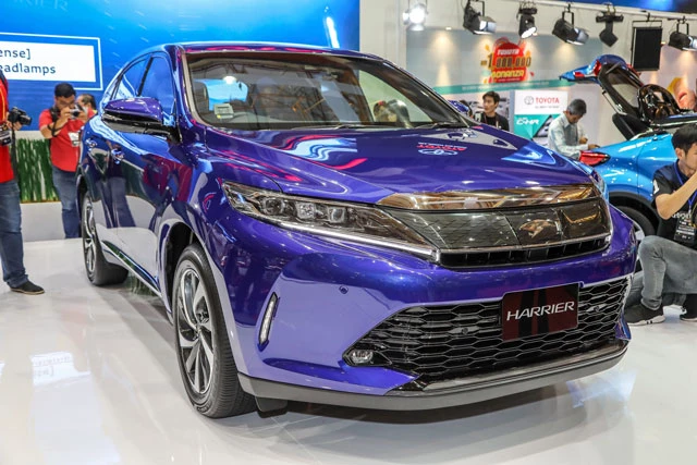 Toyota Harrier.