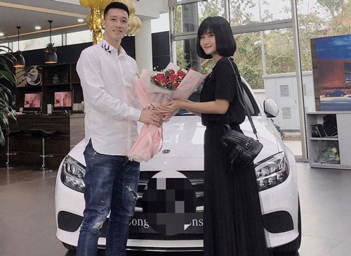 Thêm cặp đôi làng bóng gia nhập "câu lạc bộ xe hơi tiền tỷ"