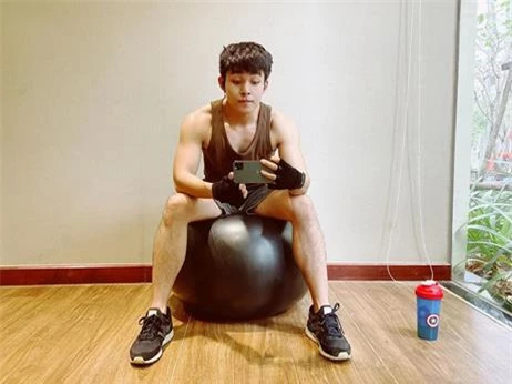 Khác với suy nghĩ của số đông, dàn sao showbiz Việt vẫn hăng hái đến phòng tập gym giữa mùa dịch - Ảnh 2.