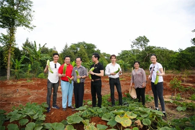 Ngọc Sơn làm nông dân chính hiệu trong khu vườn 2 hecta lần đầu tiết lộ - 9