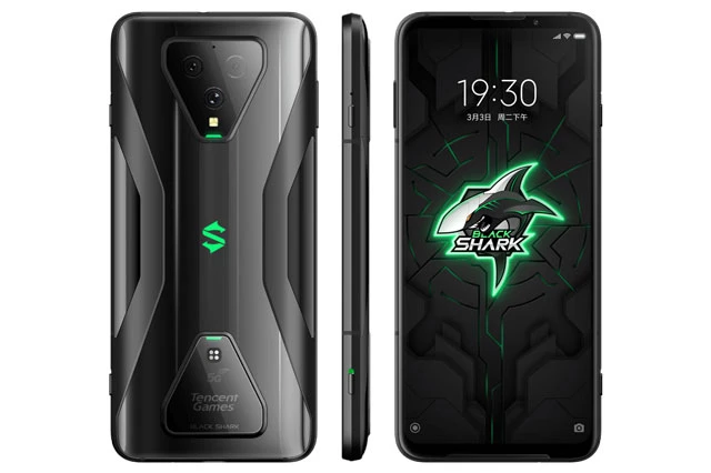 Xiaomi Black Shark 3 có 3 màu Lightning Black, Armor Grey, Star Silver, bán ra ở Trung Quốc vào ngày 10/3. Giá của phiên bản RAM 8 GB/ROM 128 GB là 3.499 Nhân dân tệ (tương đương 11,73 triệu đồng). Phiên bản RAM 12 GB/ROM 128 GB có giá 3.799 Nhân dân tệ (12,73 triệu đồng). Nếu muốn mua phiên bản RAM 12 GB/ROM 256 GB, khách hàng phải chi 3.999 Nhân dân tệ (13,40 triệu đồng).