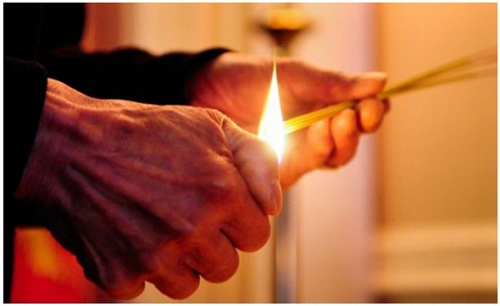 Thắp hương nhất định phải biết điều này kẻo gia tiên quở trách, giàu mấy cũng trắng tay