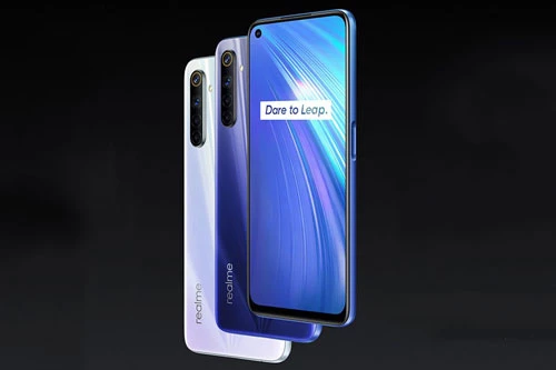 Realme 6 có 2 tùy chọn màu sắc gồm Comet White Comet Blue, bán ra ở Ấn Độ vào ngày 13/3. Giá của phiên bản RAM 4 GB/ROM 64 GB là 12.999 Rupee (tương đương 4,11 triệu đồng). Phiên bản RAM 6 GB/ROM 128 GB có giá 14.999 Rupee (4,74 triệu đồng). Để sở hữu bản RAM 8 GB/ROM 128 GB, khách hàng cần chi 15.999 Rupee (5,05 triệu đồng).