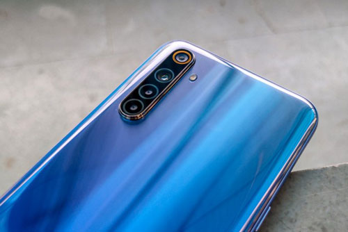 Smartphone chống nước, RAM 8 GB, pin 4.300 mAh, 4 camera sau, giá hơn 4 triệu