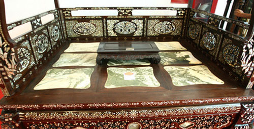 2 chiếc giường 'trái cực' độc đáo của công tử khét tiếng miền Tây