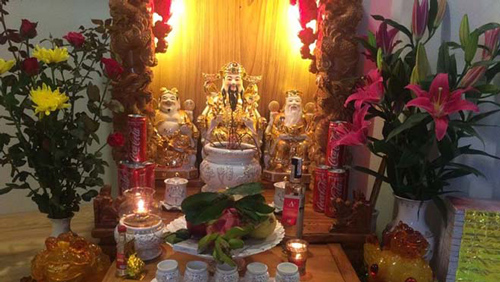 3 đại kỵ mà nhà nào cũng mắc phải khi cúng Thần Tài khiến việc làm ăn mãi không phát