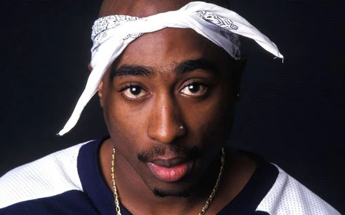 Tupac Shakur là một trong những nghệ sĩ nhạc rap có nhạc bán chạy nhất trên thế giới