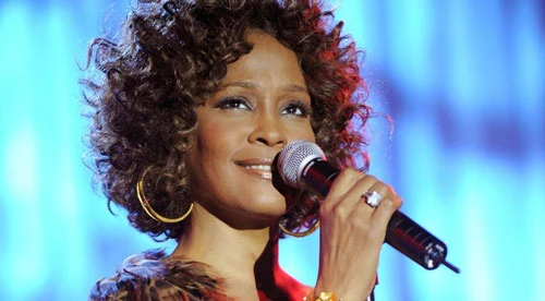 Whitney Houston được ghi danh là "Nữ nghệ sĩ đoạt nhiều giải thưởng nhất mọi thời đại"