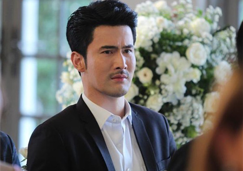 Nhìn vợ trùm áo bước vội vào nhà nghỉ, chồng giận sôi người xông vào đánh ghen, nào ngờ mới đặt chân đến cửa đã khuỵu xuống