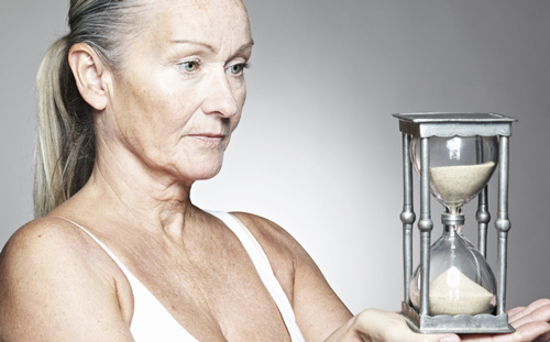 Những thói quen xấu khiến bạn già nhanh, giảm tuổi thọ