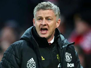 Solskjaer "phát điên" vì lịch thi đấu có lợi cho Man City trước trận derby