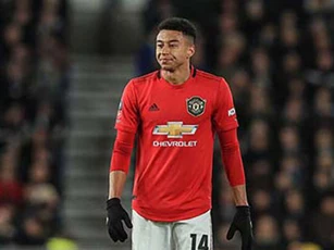 Lingard bị fan chửi thậm tệ, Shaw hùng hổ bảo vệ đồng đội