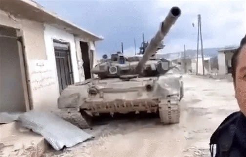 Ly kỳ số phận chiếc xe tăng T-90A hai lần đổi chủ trên chiến trường tây bắc Syria - Ảnh 1.