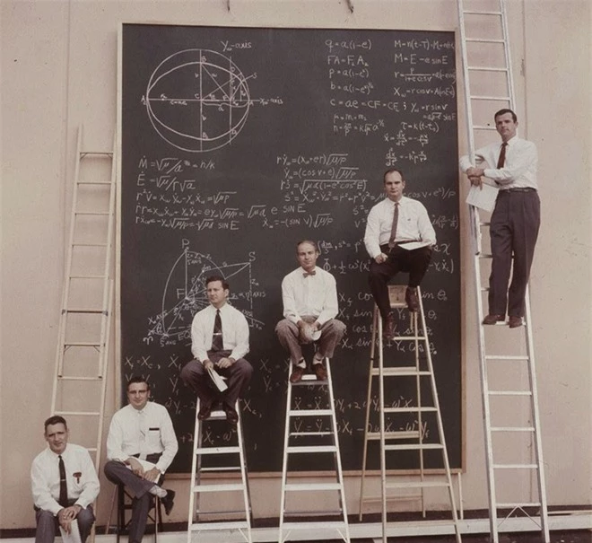 Choáng ngợp với cách các nhà khoa học NASA làm việc vào thời kỳ chưa có máy tính - Ảnh 2.