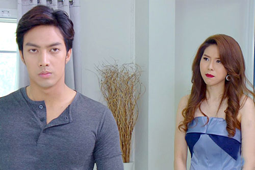 Nhìn sản nghiệp của gia đình sắp rơi vào tay em rể, tôi đứng ngồi không yên thì chồng bật một đoạn camera lên khiến tôi đứng hình