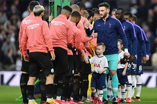 Ngoại hạng Anh cấm cầu thủ bắt tay nhau