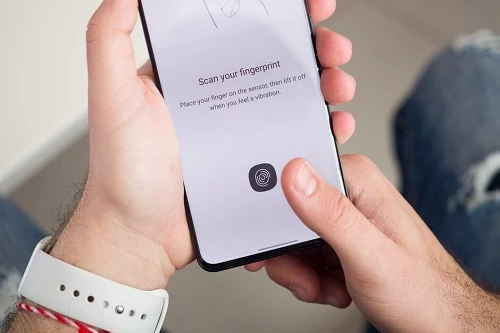 Máy quét dấu vân tay siêu âm bên trong màn hình được coi là lỗ hổng thất bại của Samsung Galaxy S20