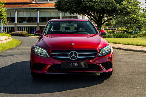 Mercedes-Benz ra mắt xe sedan ‘giá rẻ’ tại Việt Nam, ‘quyết đấu’ với Toyota Camry và Honda Accord