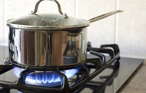 Biết điều này bạn có thể tiết kiệm 50% lượng gas khi nấu ăn, vì hiện hàng trăm người Việt vẫn dùng sai cách