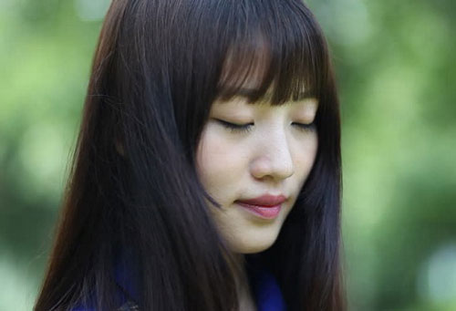 Đang hốt hoảng thì chồng bước vào và hỏi: “Em tìm cái này à?”, tôi sững sờ lo lắng nhưng lời bộc bạch sau đó của anh càng khiến tôi kinh ngạc gấp bội