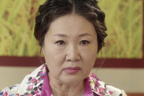 Hai vợ chồng vào nhà nghỉ "đổi gió", đột ngột bắt gặp một người phụ nữ 60 tuổi cản đường khiến tôi bỗng chốc trở thành kẻ cướp chồng