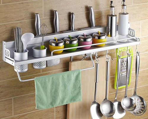 Cứ tiện tay cất dao kéo thế này, bảo sao cả nhà cứ ốm yếu dặt dẹo, vận may cả đời không ghé cửa