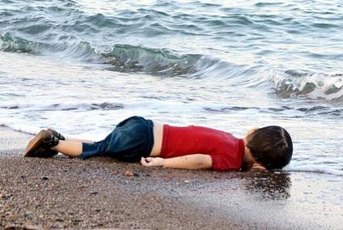 Nhà tiên tri Vanga: “Hồi sinh từ cát bụi” và những lời tiên tri rung chuyển thế giới