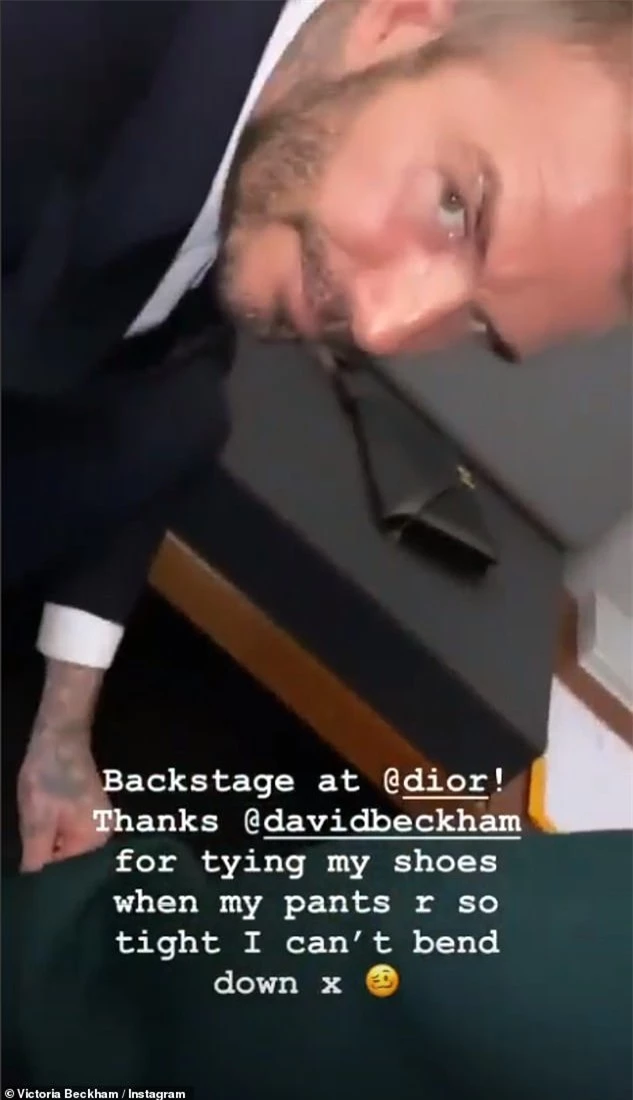 Chồng quốc dân David Beckham lại khiến dân mạng nổi sóng nhờ hành động tự tay thắt dây giày cho vợ - Ảnh 2.