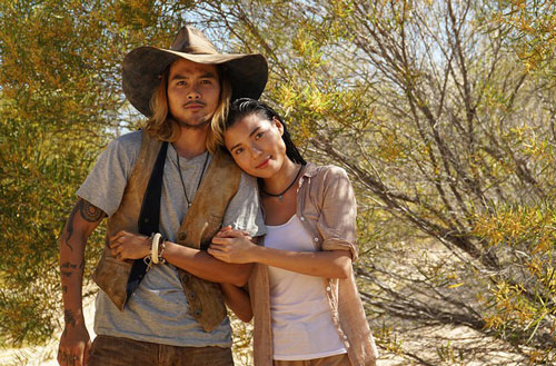 Thuý Diễm để mặt mộc, phơi đen da trên đồi cát để vào vai diễn mới