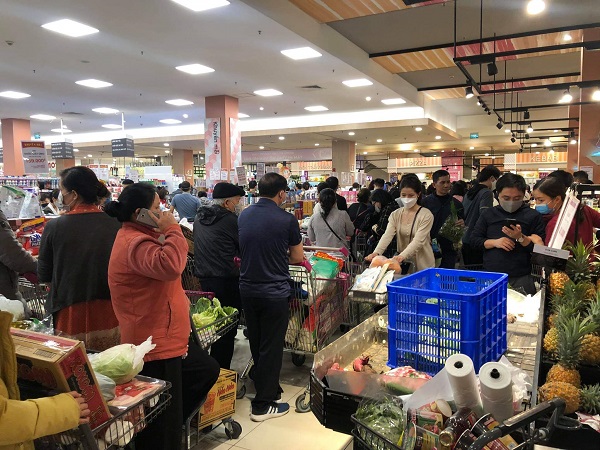 DN chủ động tăng lượng hàng dự trữ gấp 3 lần, người dân Hà Nội không nên quá hoang mang