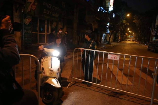 Bao nhiêu người đã tiếp xúc với bệnh nhân số 17 nhiễm Covid-19 ở Hà Nội?