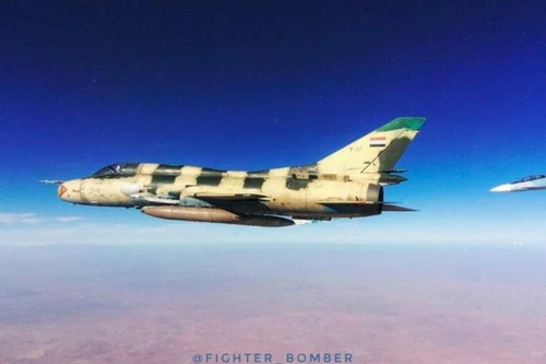 Cường kích cánh cụp cánh xòe Su-22M của Không quân Syria. Ảnh: Al Masdar News.