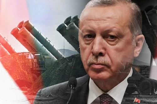 Tổng thống Thổ Nhĩ Kỳ Tayyiv Erdogan tuyên bố sẽ triển khai tổ hợp phòng không tầm xa S-400 Triumf vào tháng sau. Ảnh: Anadolu.