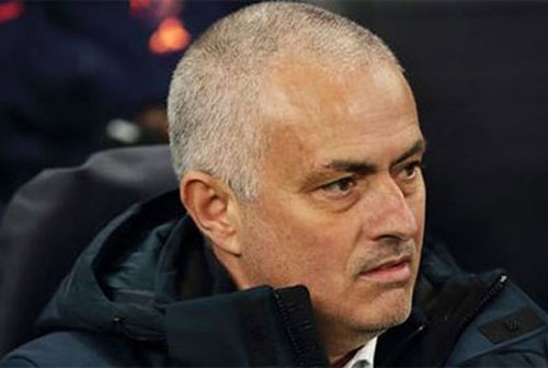Mourinho bị đối thủ' khen đểu' một cách nực cười